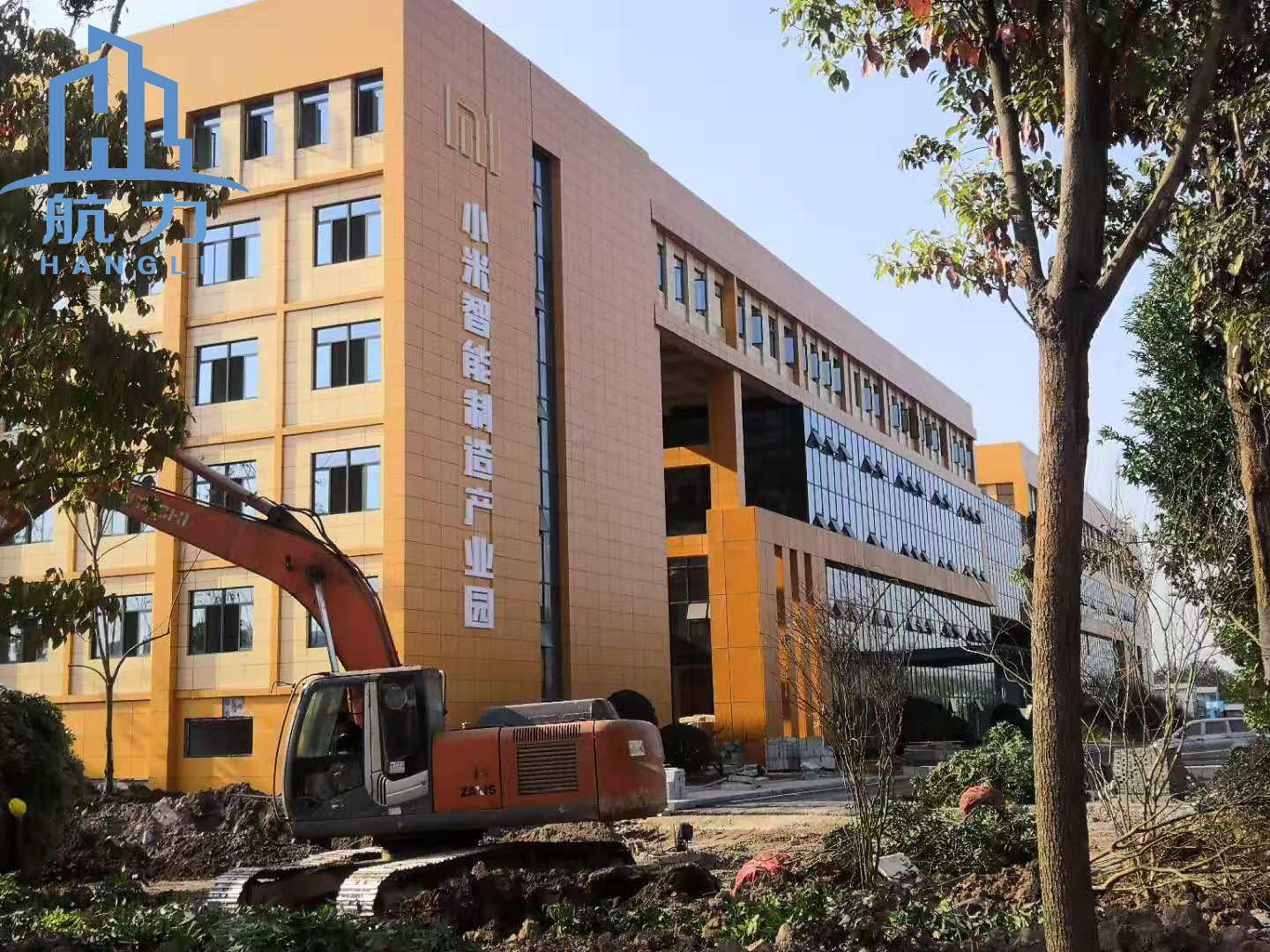 航力防火板的應(yīng)用—重慶小米產(chǎn)業(yè)園，纖維水泥板施工案例，硅酸鈣板天花板解決方案，穿孔吸音板安裝貼圖